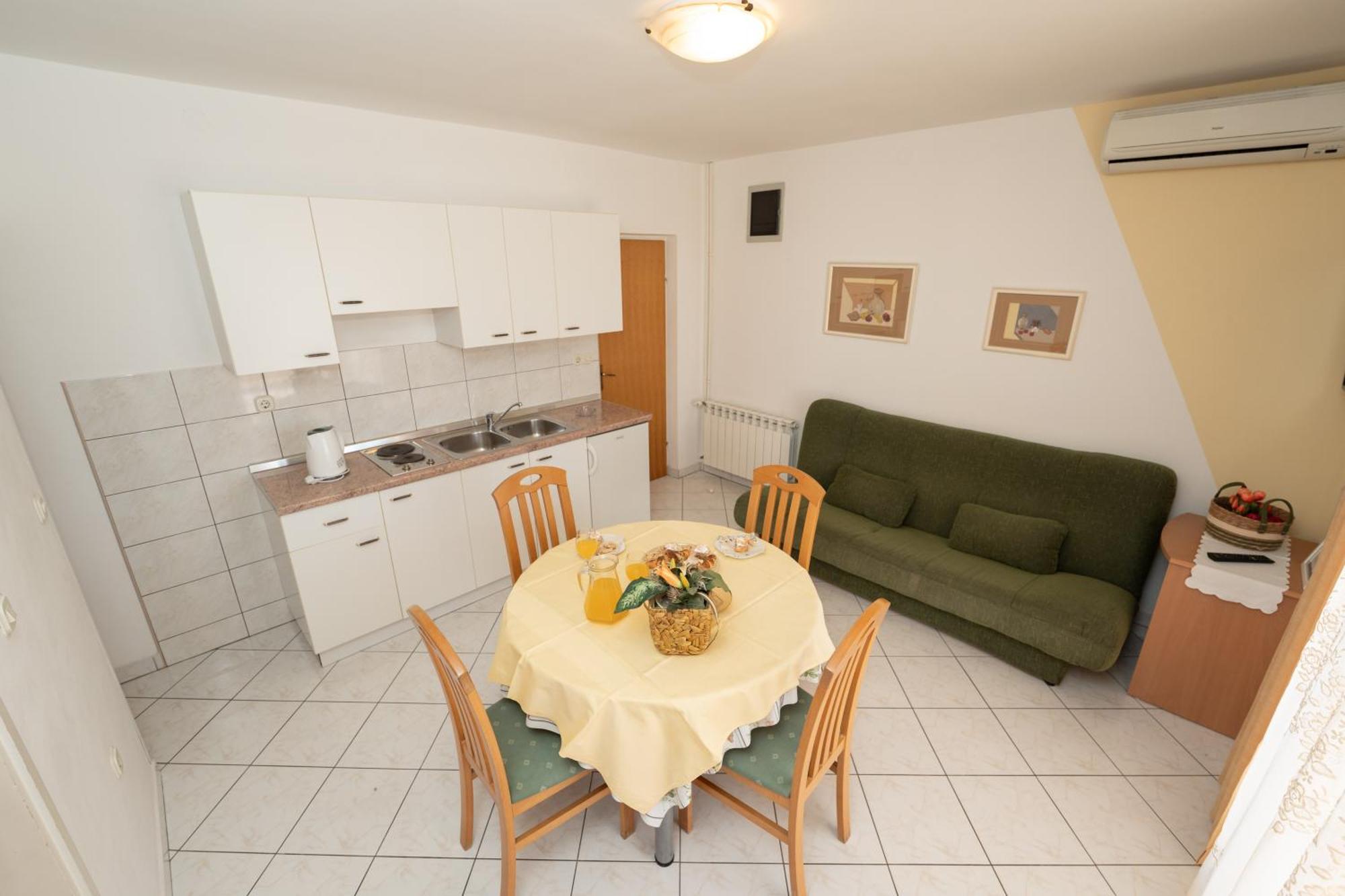 Apartments Biserka Novalja Extérieur photo