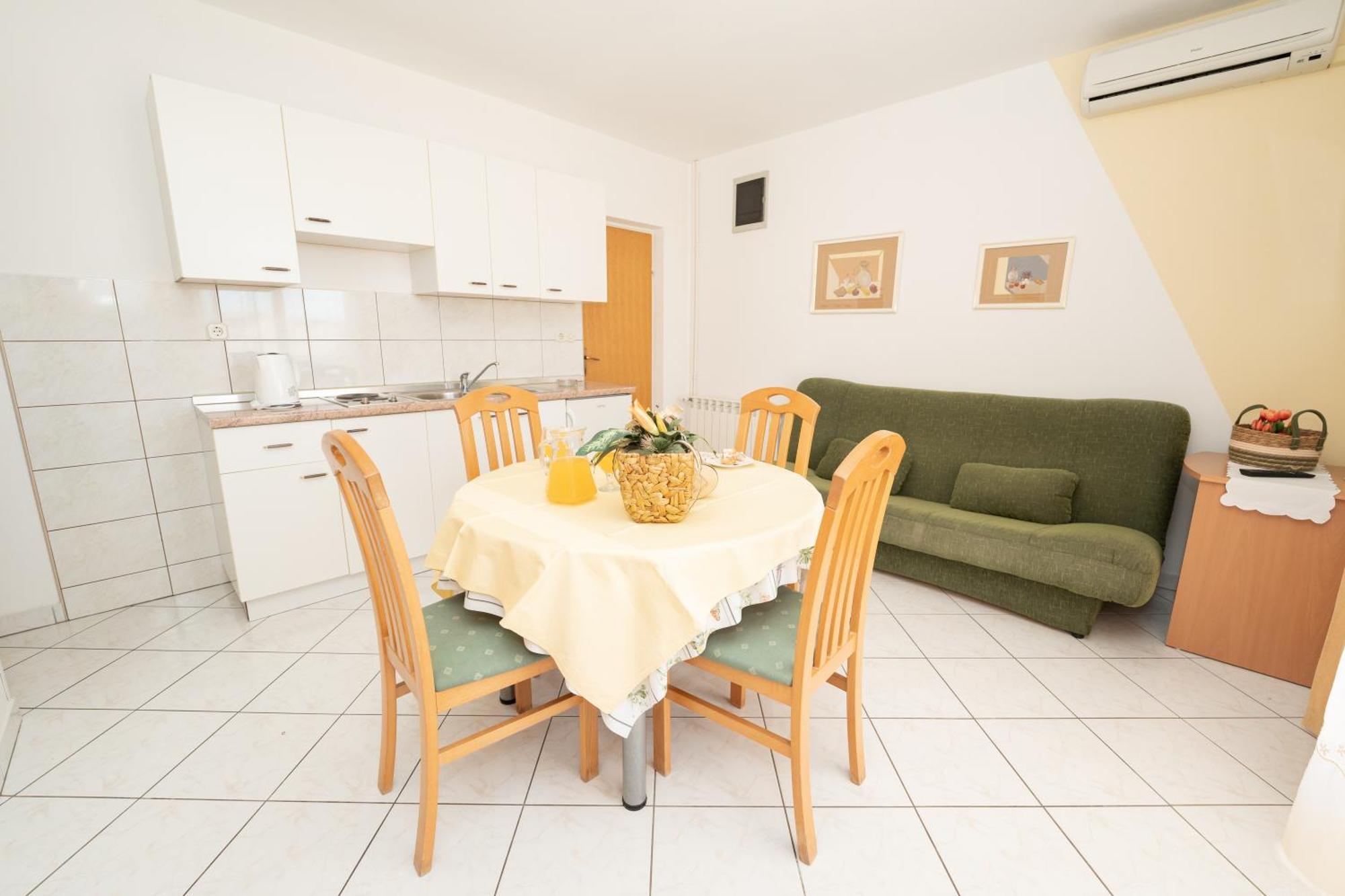 Apartments Biserka Novalja Extérieur photo