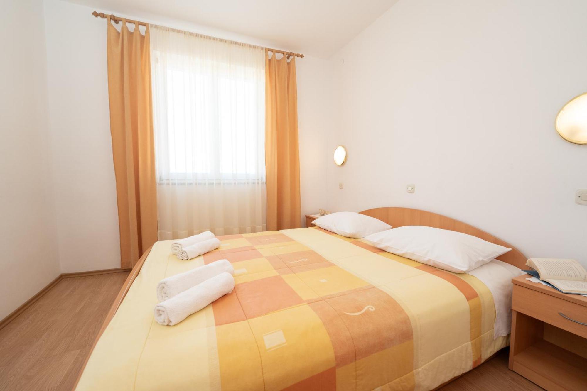 Apartments Biserka Novalja Chambre photo