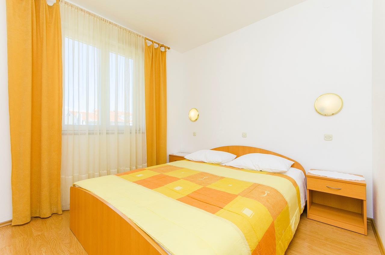 Apartments Biserka Novalja Extérieur photo
